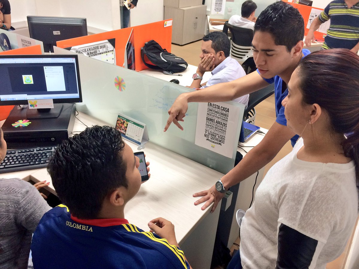 AppscoMacondo's tweet photo. Trabajando en #Bootcamp con @MarfelixApp haciendo pruebas de prototipo @Ministerio_TIC @AppsCo @unisimon @Caribetic https://t.co/ZgGpbYnoJN