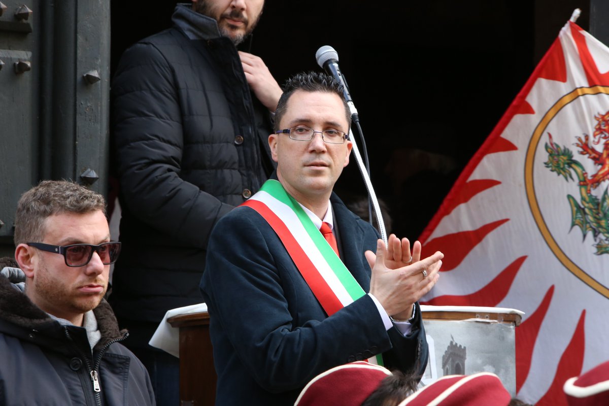 agenziaimpress's tweet photo. #OrgoglioComune. A Volterra Sindaci di tutta Italia approvano il “Manifesto dei cento” https://t.co/iUFYG8aoZl https://t.co/QeF5YWTxhj