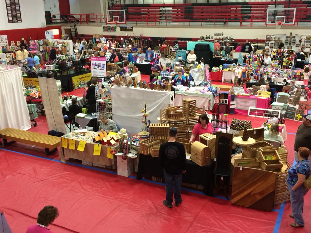fhslettermans's tweet photo. Come shop the FHS Spring Marketplace Arts &amp; Craft Fair- https://t.co/A8UTtkdLWs