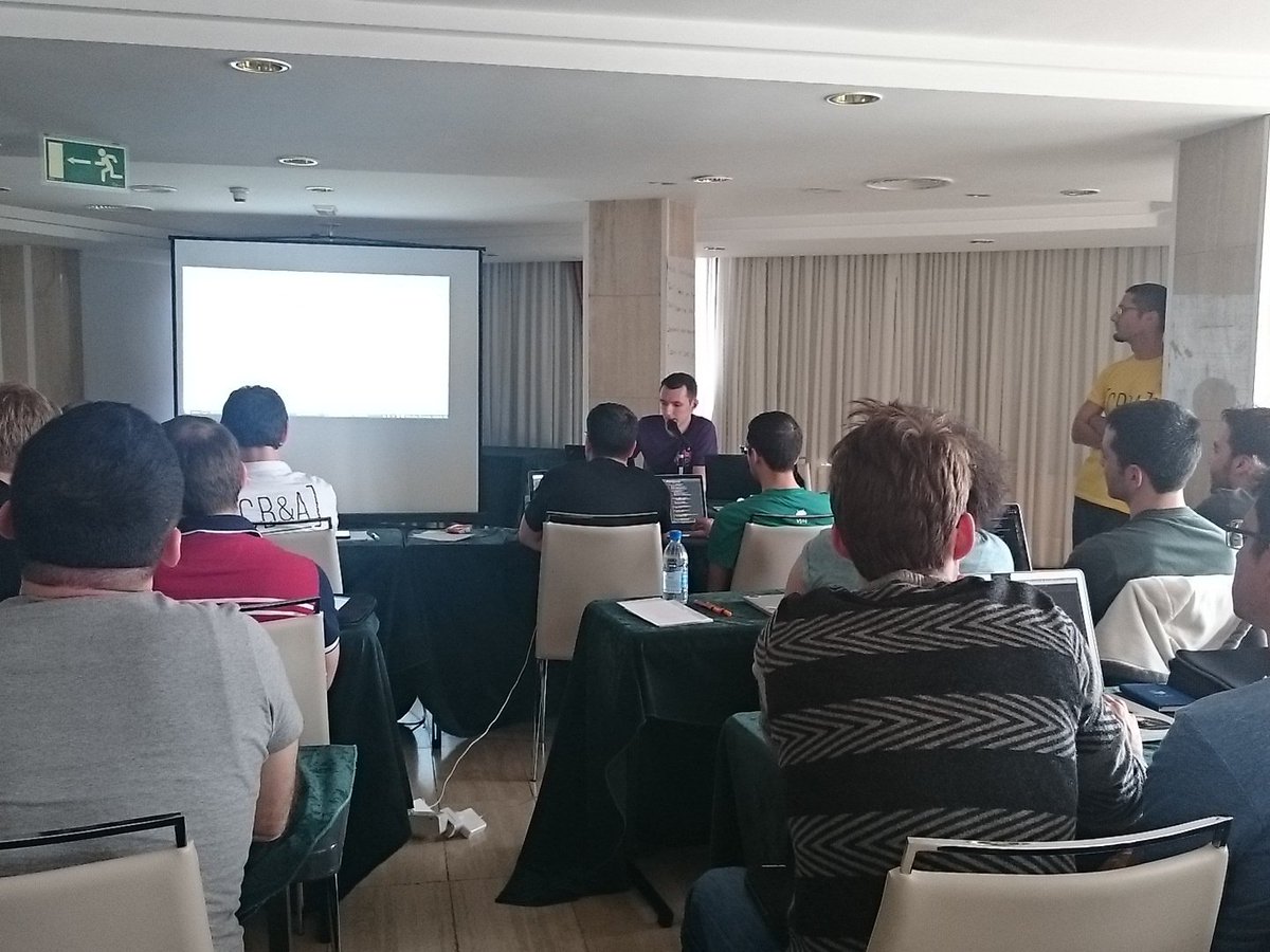 CraftsmanshipGC's tweet photo. Kata practicing #parallelChange by @carlosble and @pawelduda #socracan16 https://t.co/68jBbtFLFe