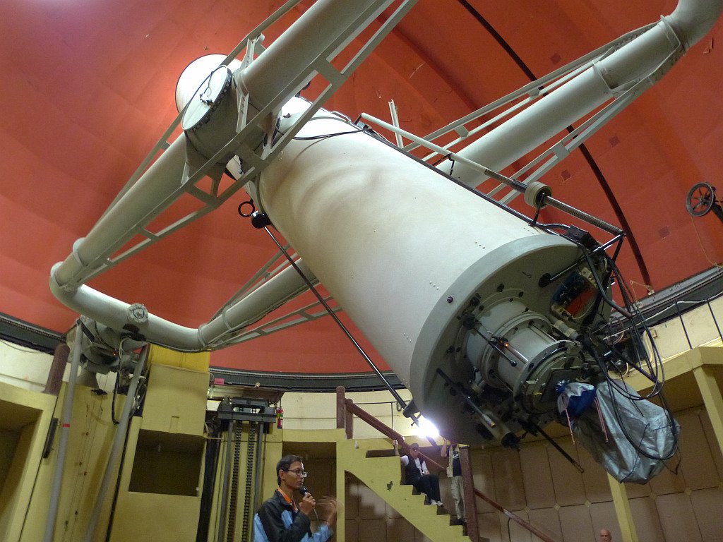 cosmos4u's tweet image. A day out near Lembang, Indonesia, after #Eclipse2016 (1/3): the big double refractor of Bosscha Observatory.