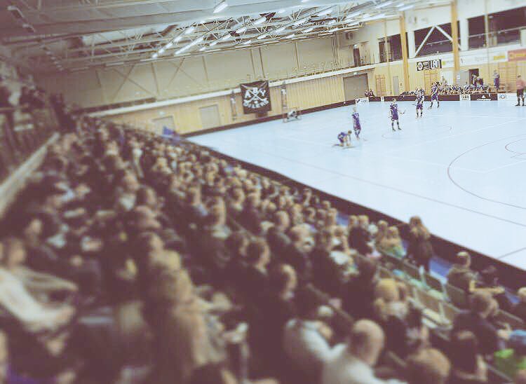 Vi skulle vilja tacka alla som kom och kollade, Riktigt mycket folk och bra tryck på läktaren! #oilers #innebandy