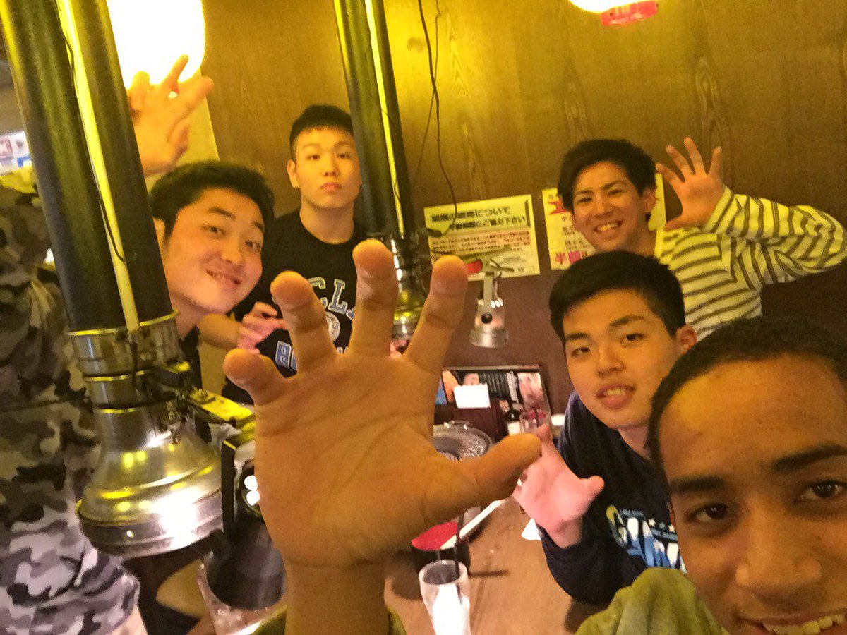 Bsk74Tom's tweet photo. 今日は後輩ちゃんたちと
ご飯行って
明日ゆーかが飛ぶから
少しお話もした。

また集まろう！
九州に行くとき泊めてくれる
みたいだから今度行くね～♪ https://t.co/FGSNuNGY6f