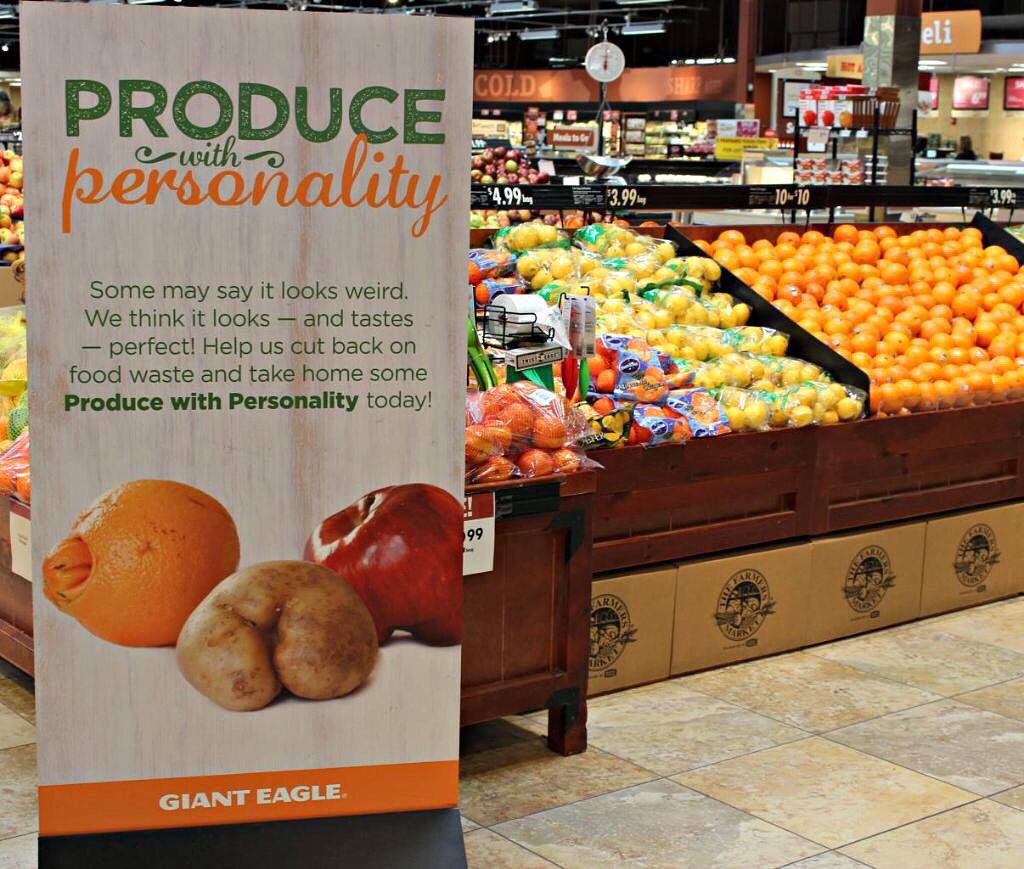 UglyFruitAndVeg's tweet photo. Pittsburgh, PA - We need you! Please buy all the #ProduceWithPersonality you can @GiantEagle https://t.co/5R3zOfWjLw https://t.co/kd151J9DD6