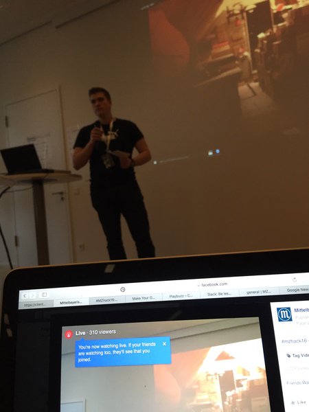 herzbach's tweet photo. > 300 live Zuschauer! :) #MZHack16 Pitches https://t.co/apU3c4fdU5