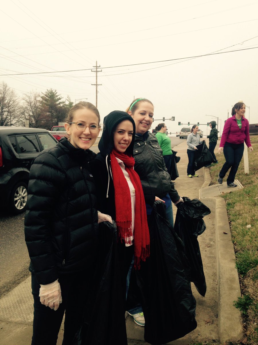 sfcwoodle's tweet photo. #Ferguson community service clean up project #thxmam #tobeapartner @Lcordell78 https://t.co/JKvzkIVqXm