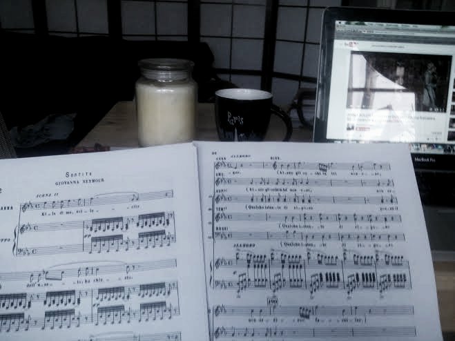 stefania_mrzn's tweet image. Spending the afternoon reading through #AnnaBolena score- can't wait for first rehearsal tom. with @HashtagOperaCo