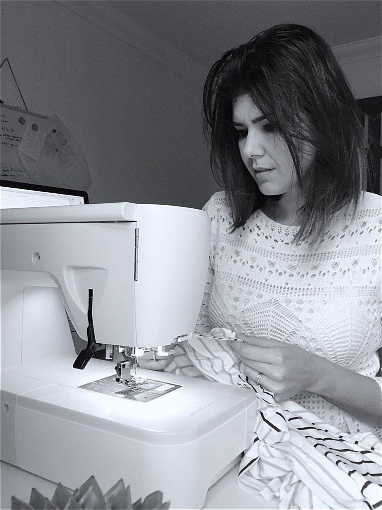 HouseOFpinheiro's tweet photo. Back home and enjoying the last few hours of daylight with my new bestie. #sewingaddicted #hopsewsjanome https://t.co/ycfjhZm9Po