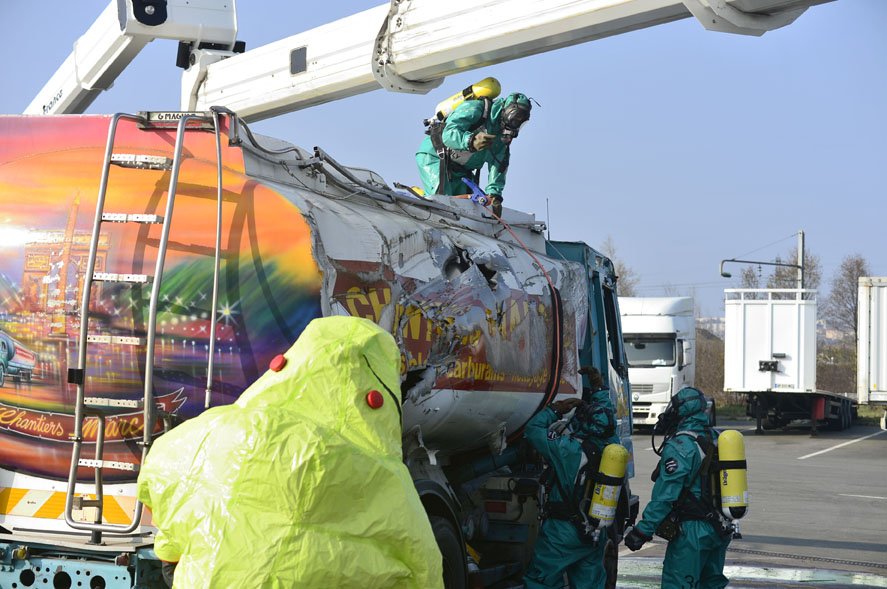 Exercice #Sequana2016 #CrueDeLaSeine : simulation d'accident chimique et risque de pollution des eaux à Limay (78)