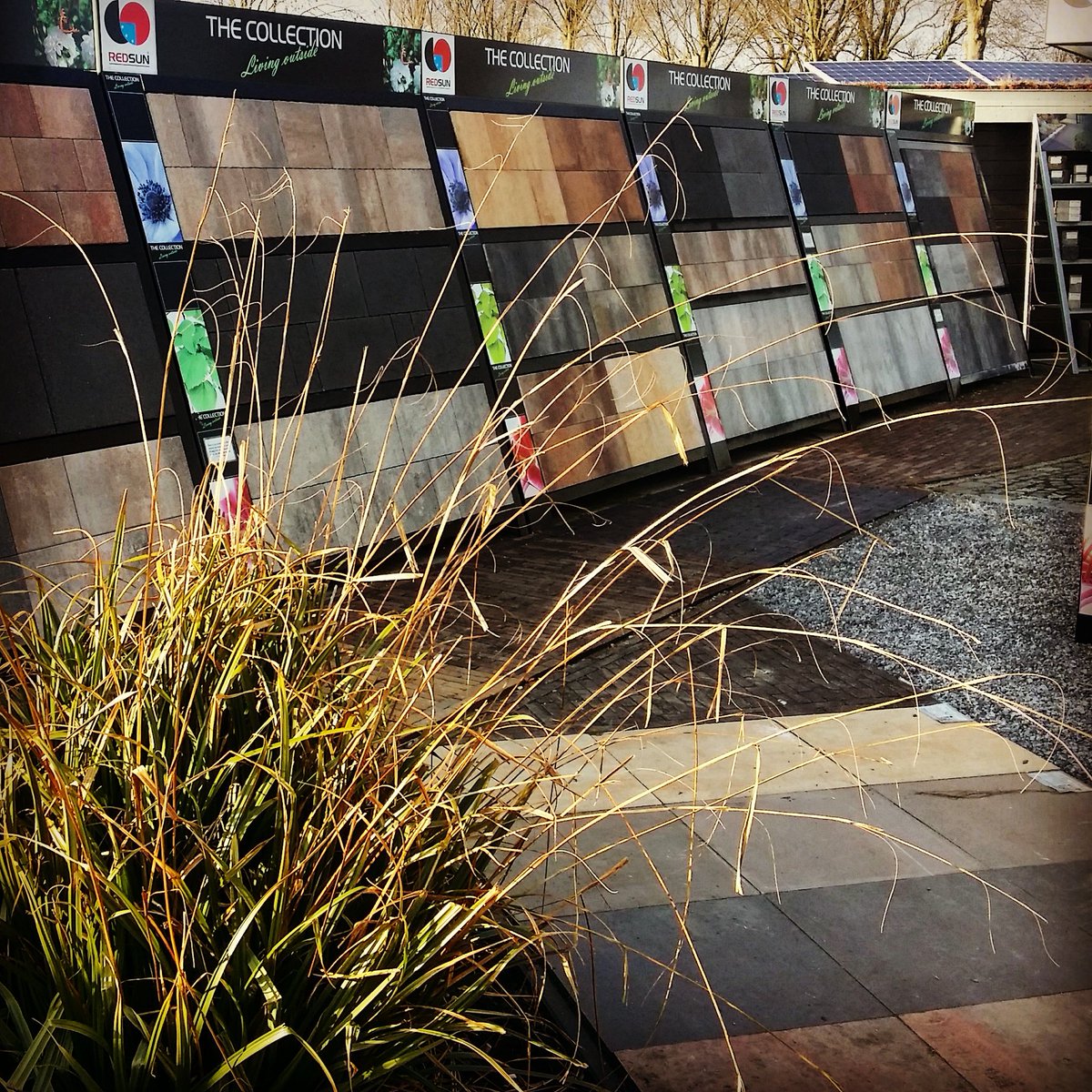 jansenhoveniers's tweet photo. De nieuwe #RedSun #Sierbestrating collectie zichtbaar in onze #Showtuin in #Markenbinnen #Tuin #Tegels #Smartton https://t.co/kBNtIh9z0d