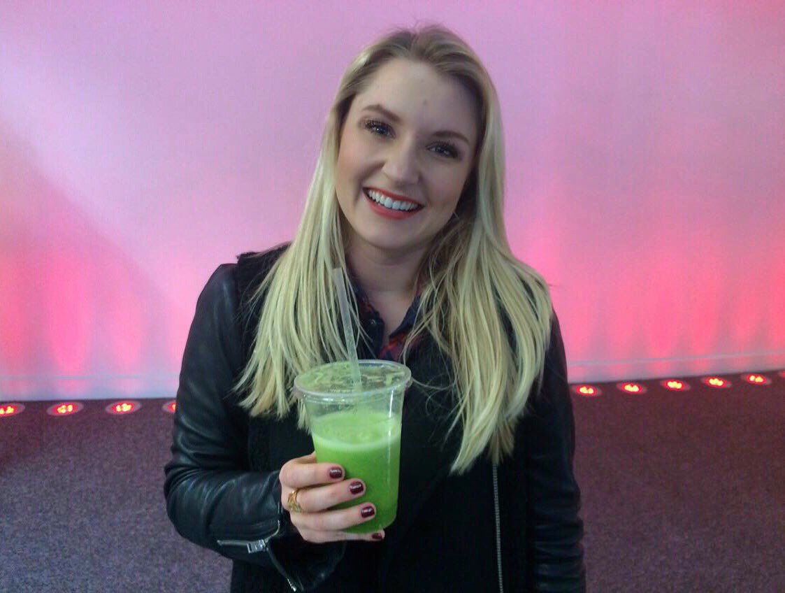 JuiceFixLondon's tweet photo. Tanja loves her green juices! 💚#GetYourFix #CassMSI https://t.co/AXsQzi62iE