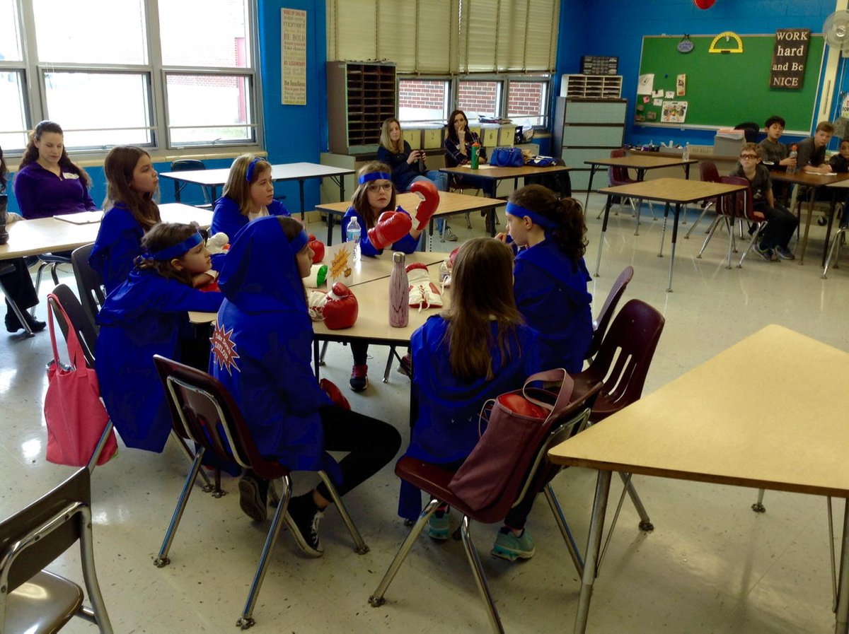 DGDistrict58's tweet photo. Lots of teamwork &amp; communication at @TheReadingGames! #dg58learns https://t.co/FNi9low48e