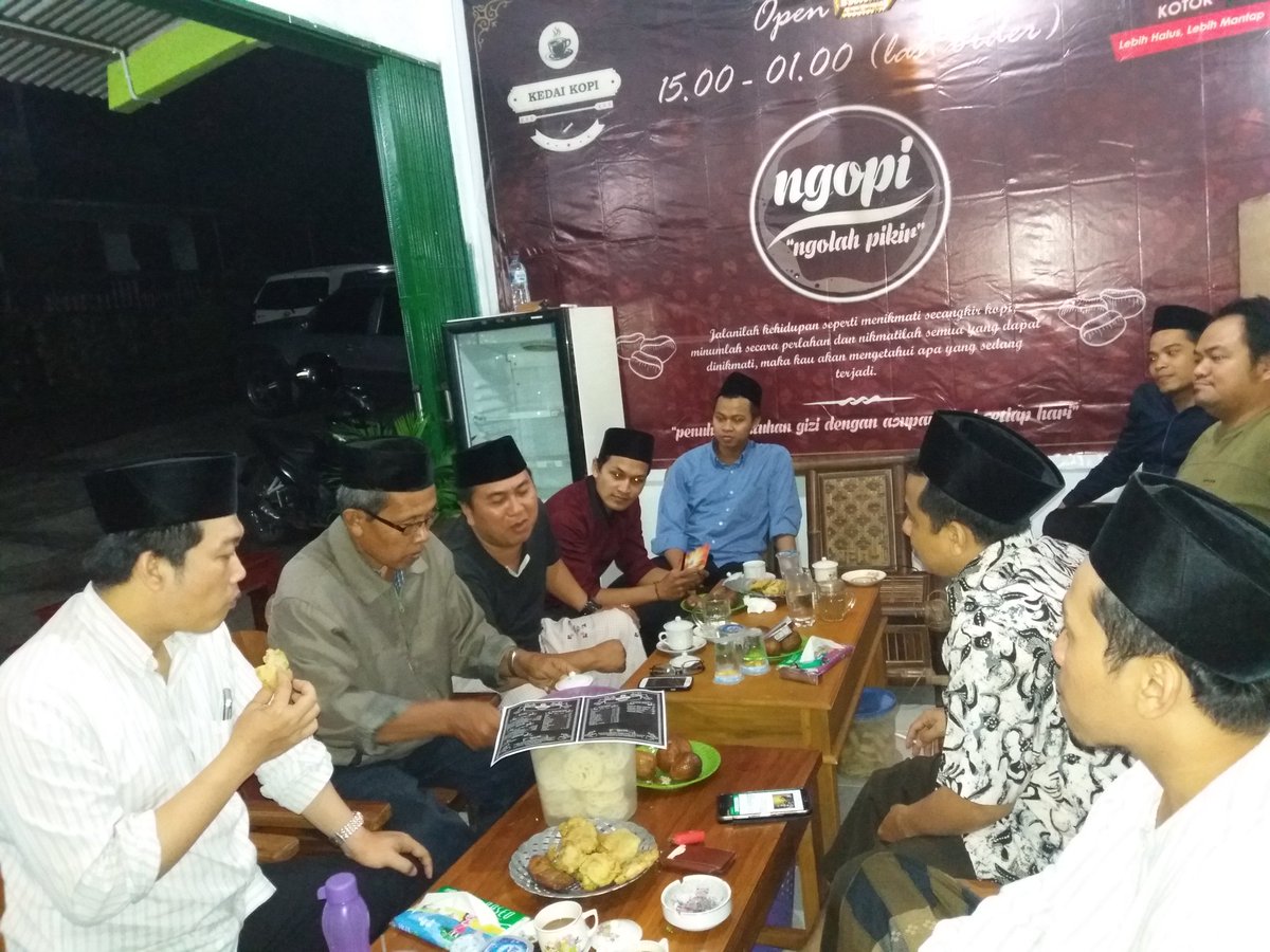 fauzi_akhmat's tweet photo. @Sajak_Ngopi @NgopiJogja @KopiID
Sila RT, Folback, Share utk #MalamMingguJomblo https://t.co/ilKVLrl68t