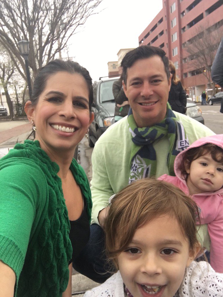 AssefJulia's tweet photo. #ocityparade https://t.co/rCqfEztcTn