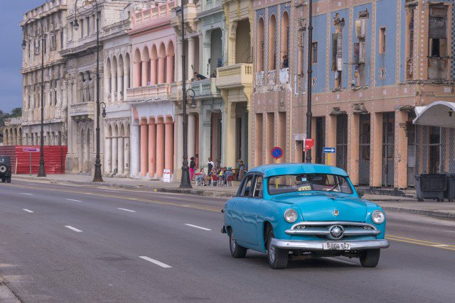CtheMagazine's tweet photo. Almendrones de #Cuba, un viaje en el tiempo.

https://t.co/2QUegkUx1t https://t.co/GciEVPTZsq