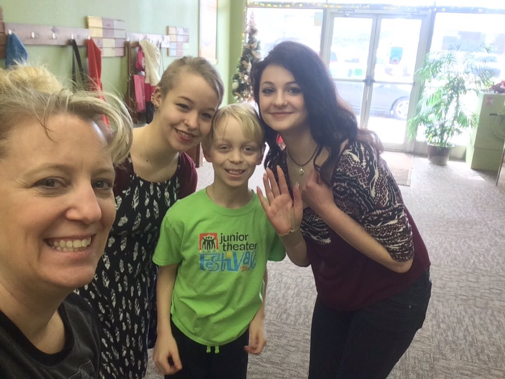 THTdrama's tweet image. Successful Gary,Indiana choreo rehearsal with these talented kids. #MusicManJr.