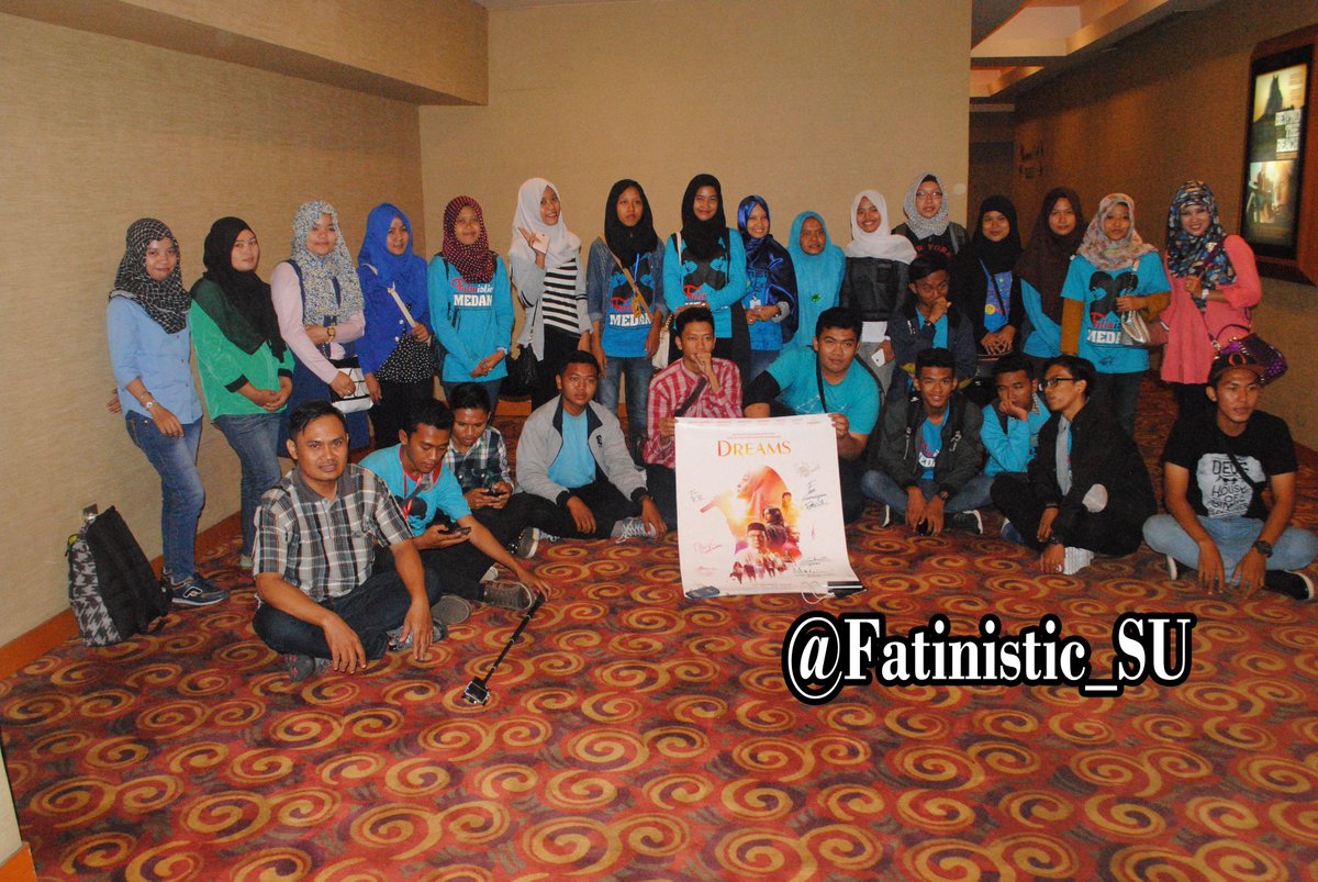 nah ini Formasi Fatinistic Medan yan membantu Mensukseskan Roadshow <a href="/FilmDreamsID/">Film Dreams ID</a> di Medan <a href="/Fatinistic/">Fatinistic OFFICIAL</a> <a href="/FatinSL/">Fatin Shidqia Lubis</a>