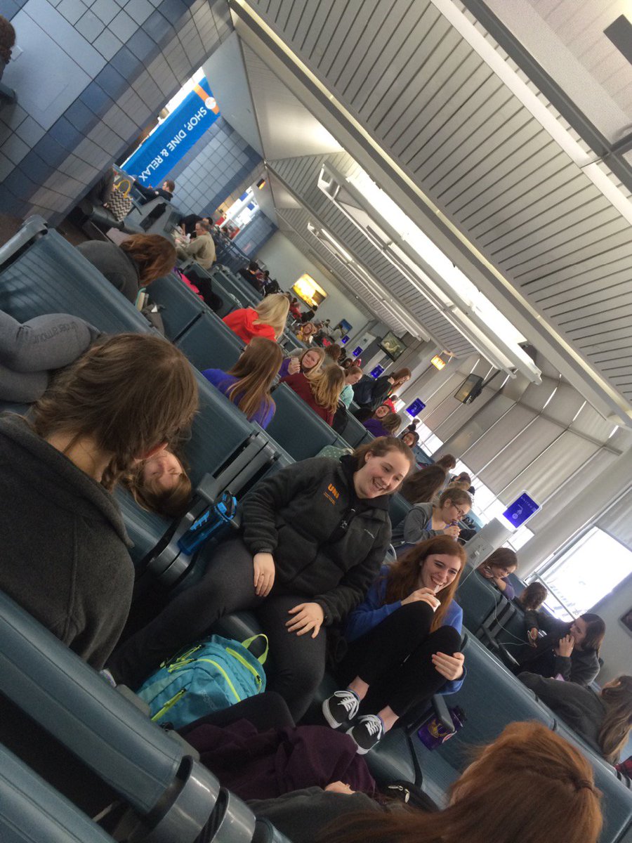 UNIChoirs's tweet photo. Waiting to board - it's going to be a while :) #UNIeire #UNIsing https://t.co/etQMwJ1Zwf