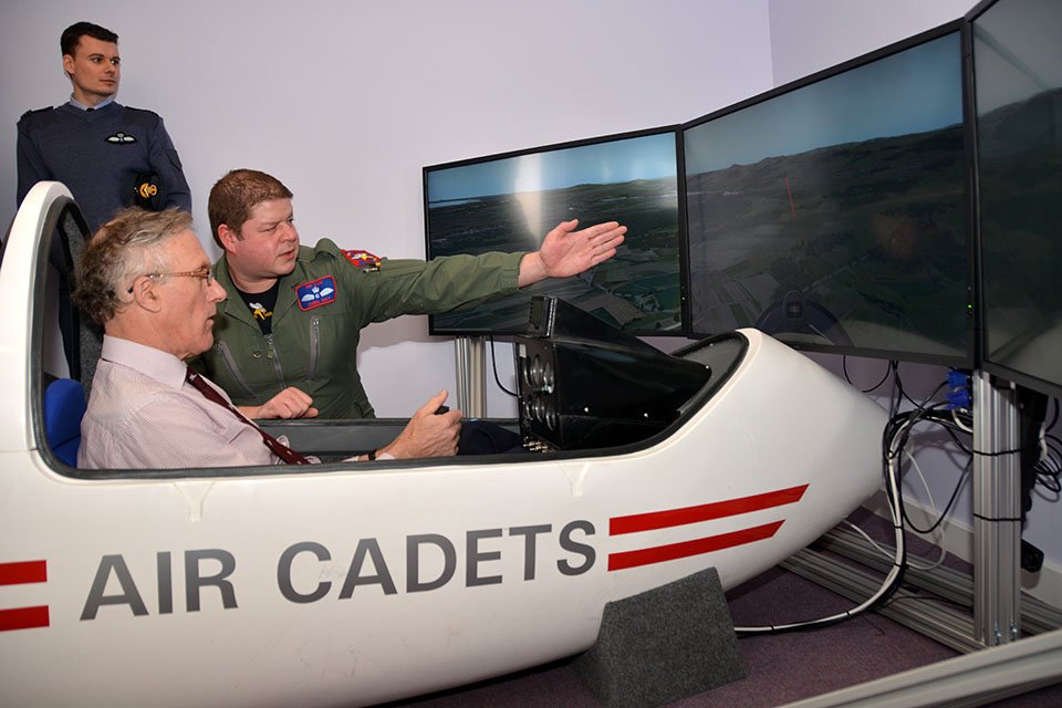 Minister for Reserves visits RAF Cadets and volunteers in Scotland: ow.ly/ZnQNj