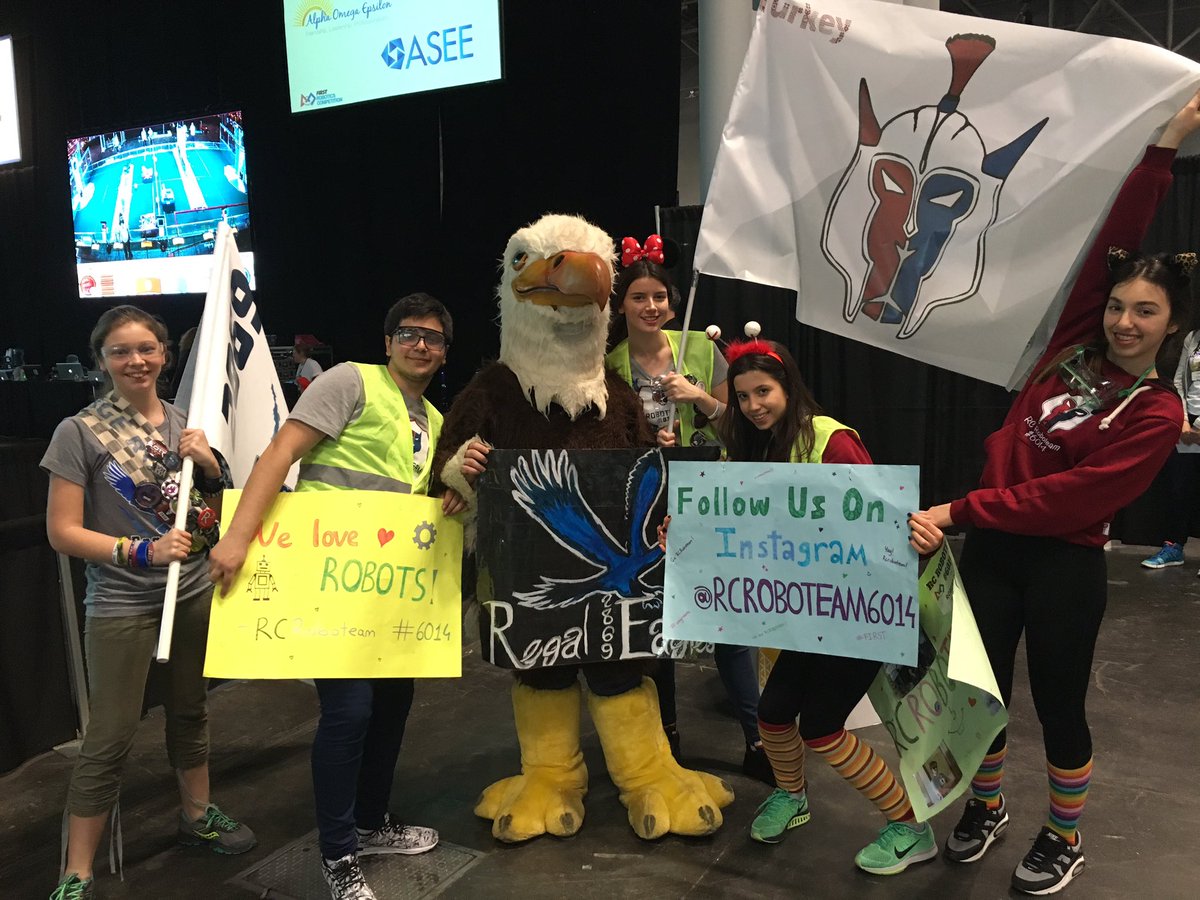 Team 6014 photo with Regal Eagle's mascot!! #nycfirst2016