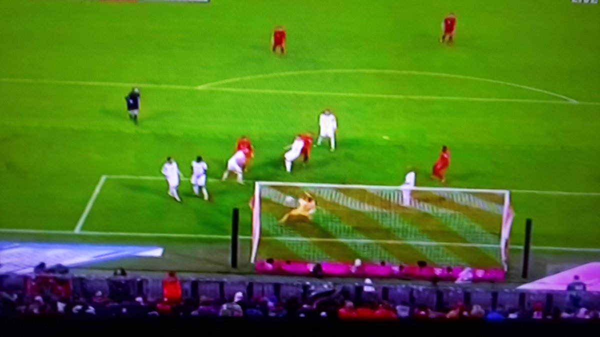 SMI_BayernFans's tweet photo. Gol kedua Müller....FCB 2 SWB 0 https://t.co/07asNTTaQ2