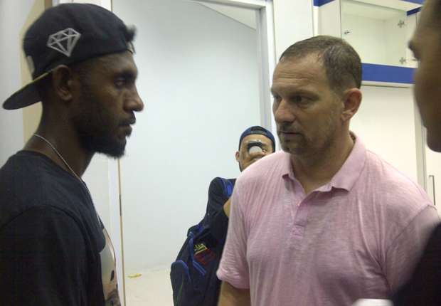 Rudolof Yanto Basna Hadiri Laga Persib Bandung Kontra PS Polri dlvr.it/KmKxGd