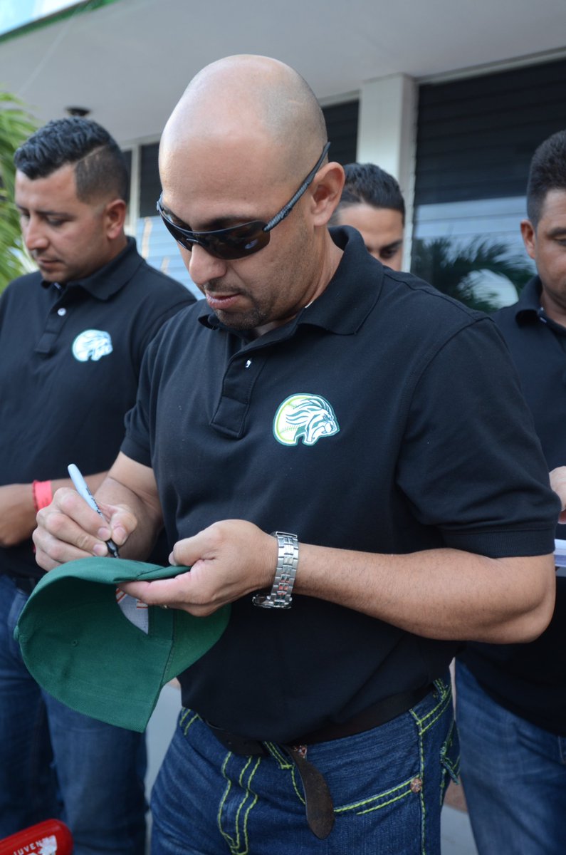 leonesdeyucatan's tweet photo. Los @LeonesOficial convienen con niños y jóvenes de Mazatlán
#SienteElRugir #UnSoloEquipo https://t.co/zIEIZwh3UX