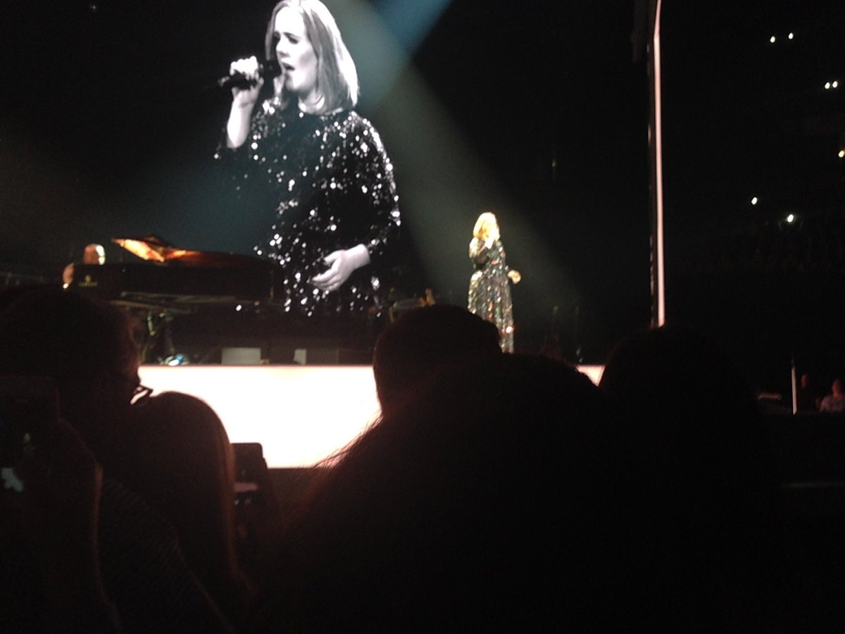Nickinackynoo's tweet photo. Stunning night @Adele #AdeleManchester #AdeleLive2016 Classy, funny &amp; just sounding perfect! Thank you! X https://t.co/leBhkm7C8G