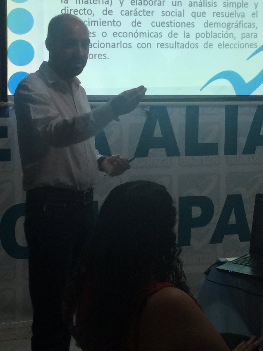 mauarzamendi's tweet photo. Segundo día de actividades con la dirigencia y autoridades de @NA_Chiapas #NuevaAlianza #Chiapas https://t.co/v9T8JwKIdb