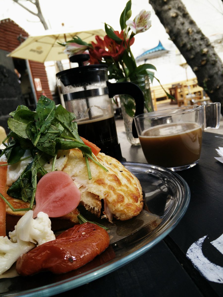 juanluis11's tweet photo. Buen día desde #Azarosa #Tijuana ¡Mi nuevo lugar fav del centro para desayunar! Croque Madame by @adria_amms ☕🍴💙🌞 https://t.co/tKucstLMq5