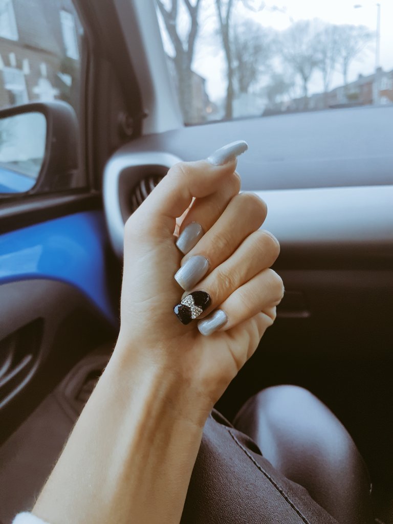 SJ_FinDomme's tweet photo. Adore My new nails. Mistresses hands and feet should always be immaculate #Goddess #Manchester #Findomme #paypig https://t.co/ytFRcMtUIs
