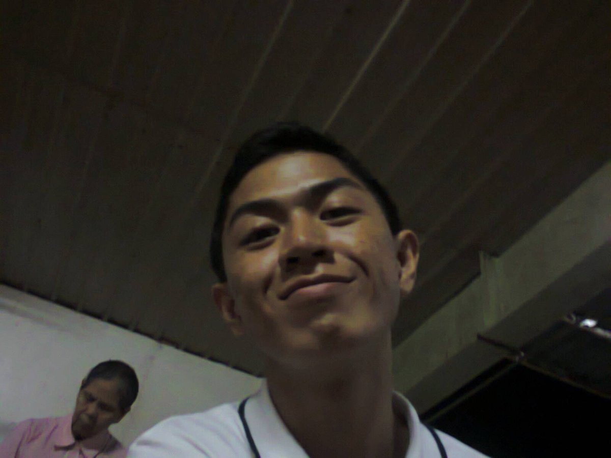 juancarlosojano's tweet photo. The logical thing to do after surviving last weekend's thesis shoot. #OneThankfulBodyMCGI #ThanksgivingToGod https://t.co/WZ3IXxdM42