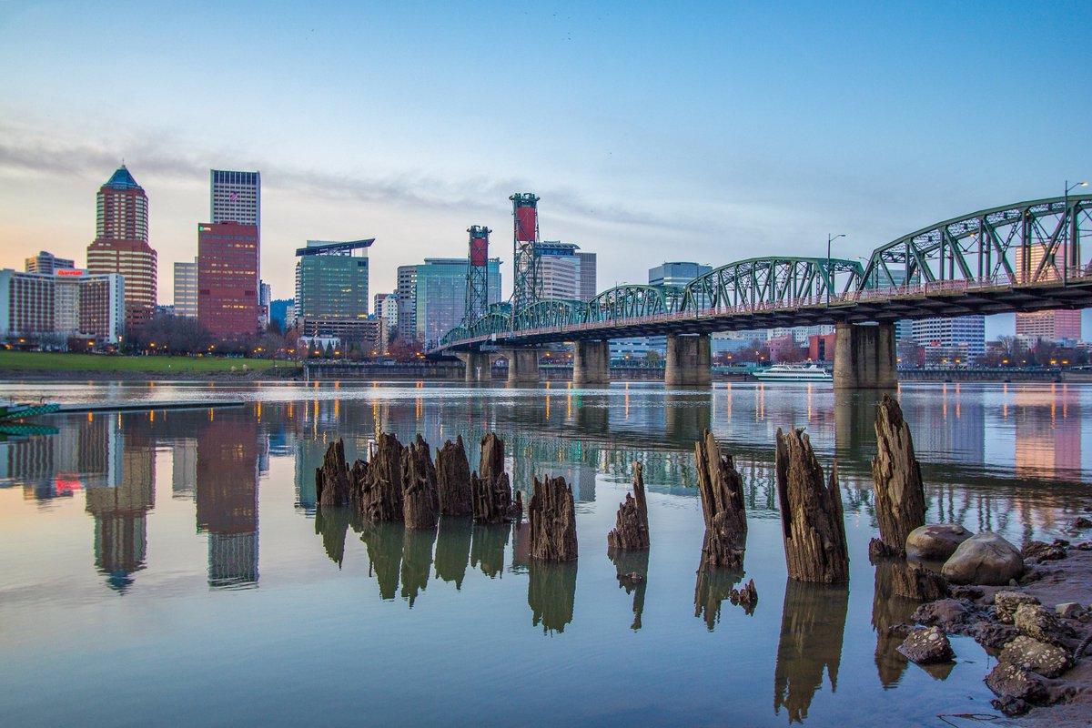 PortlandPicture's tweet photo. I love going through old photos on my computer. Can't believe I didn't think this was a keeper. #portland #PDX https://t.co/KhEPSufcwW