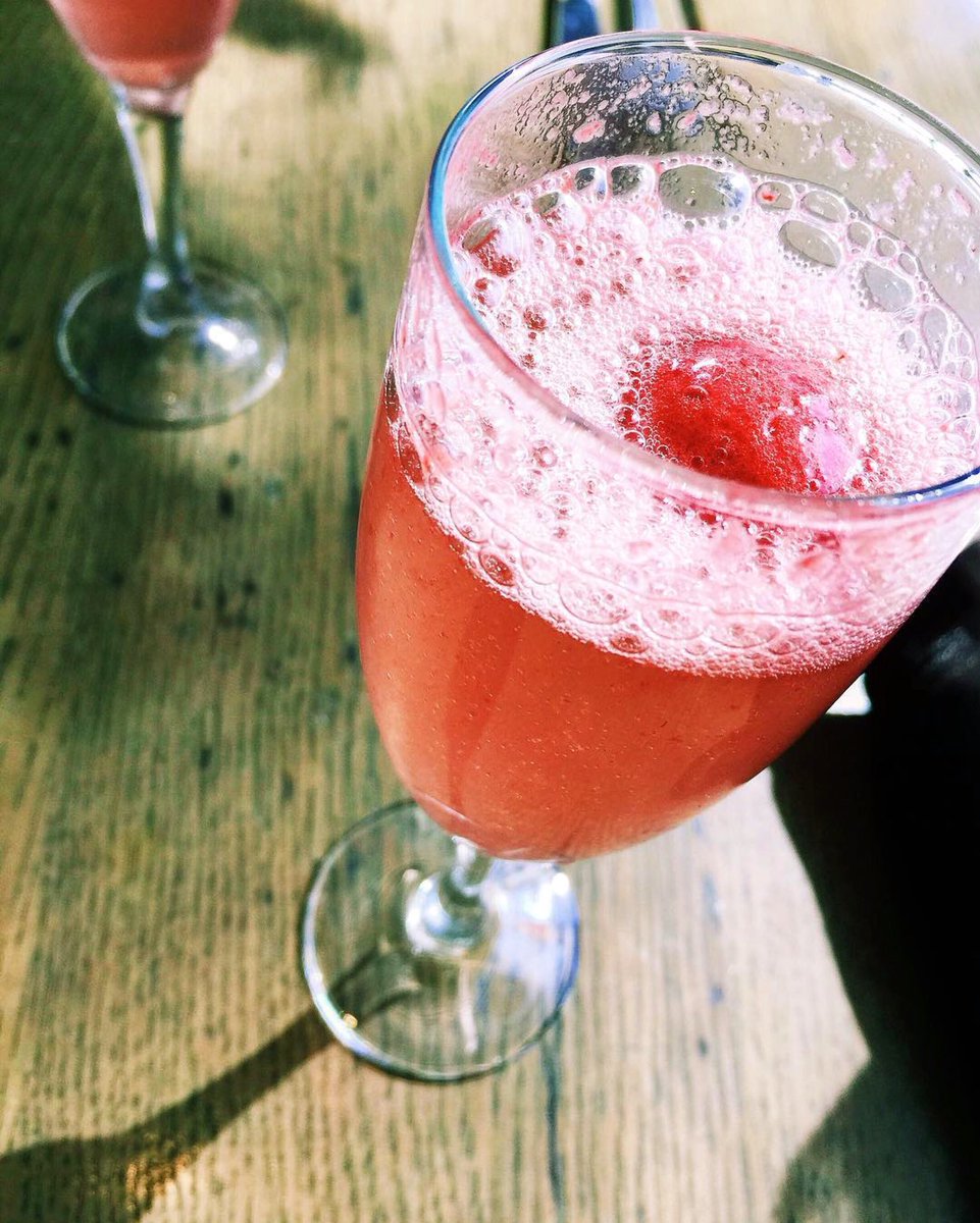 TheMustBar's tweet photo. #Brunch of champions. #DTLA #eatlocal #lastory #dtlaartsdistrict https://t.co/w53dtcwIUW