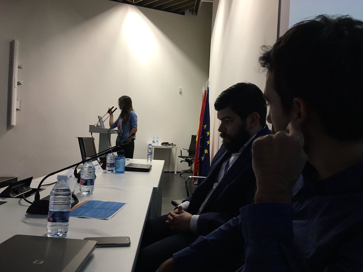LERoche85's tweet photo. Compartiendo mesa sobre biomecánica con @NoelMarcen @CCimarras y Carlos Martín López de @Podoactiva https://t.co/fRcnudjkkE