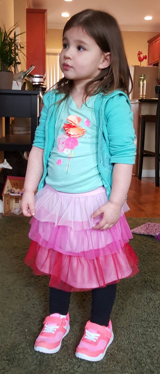 BabyQMischief's tweet photo. I picked out my outfit today. #quinnstyle https://t.co/XVV6SyXBB0