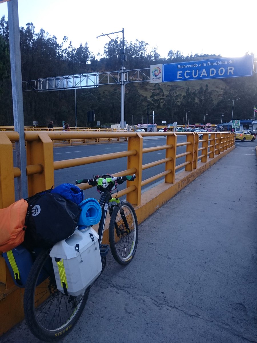 emma_ai3's tweet photo. #amopedalear y más si me lleva lejos de casa a mundos maravillosos.... #esperandoelproximoviaje #amolabici https://t.co/1DgC40e4aP
