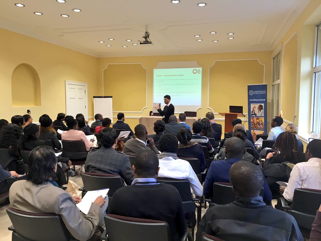 commschols's tweet image. .@jdcasasbuenas @SciDevNet sharing key strategies on how to communicate research effectively #ConnectCommunicate