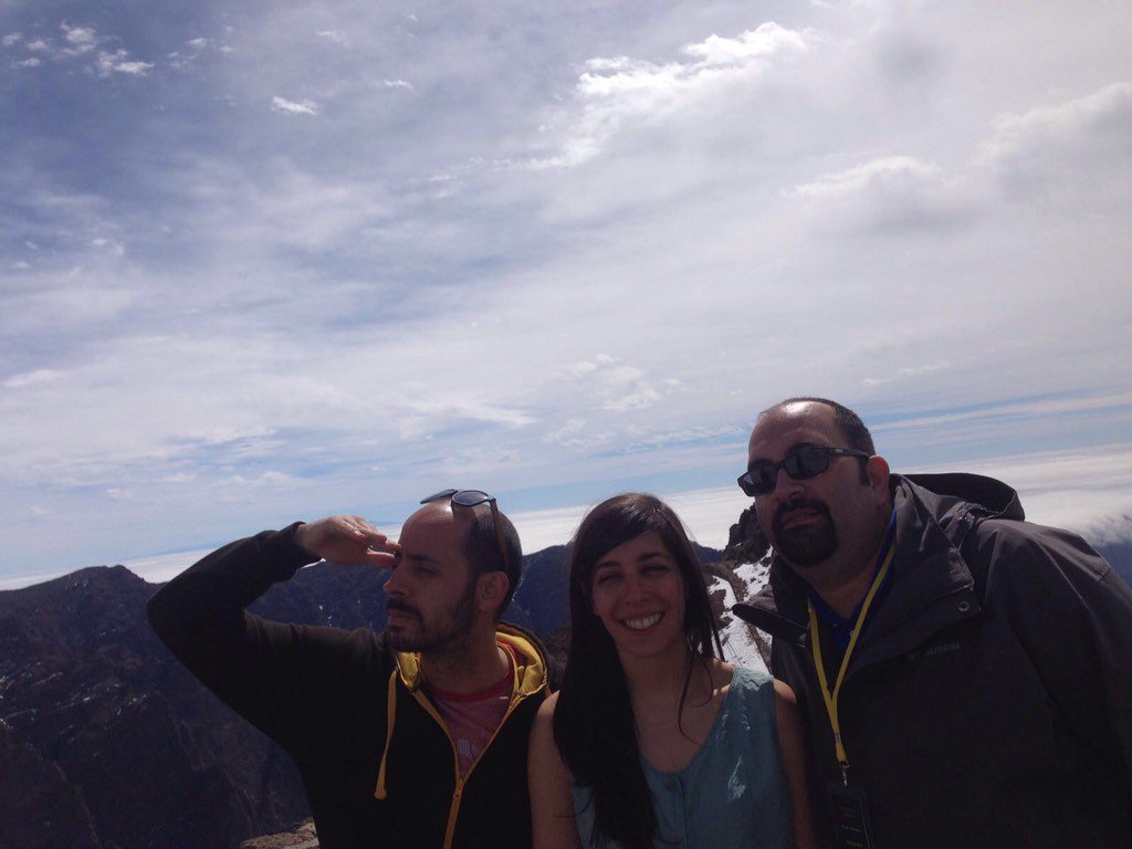 OliverGonzalezL's tweet photo. Terminamos el día hablando de estrellas con la versión 0.0 de nuestra mochila @imaginecc @pcttenerife https://t.co/fh1Lo5WkHB