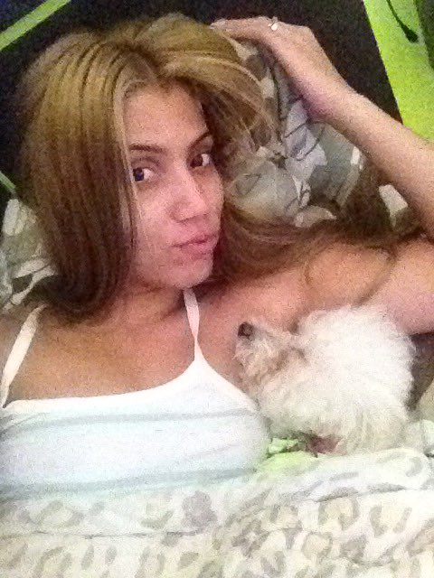Adrii04's tweet photo. aburrida https://t.co/WgLOrRFprc