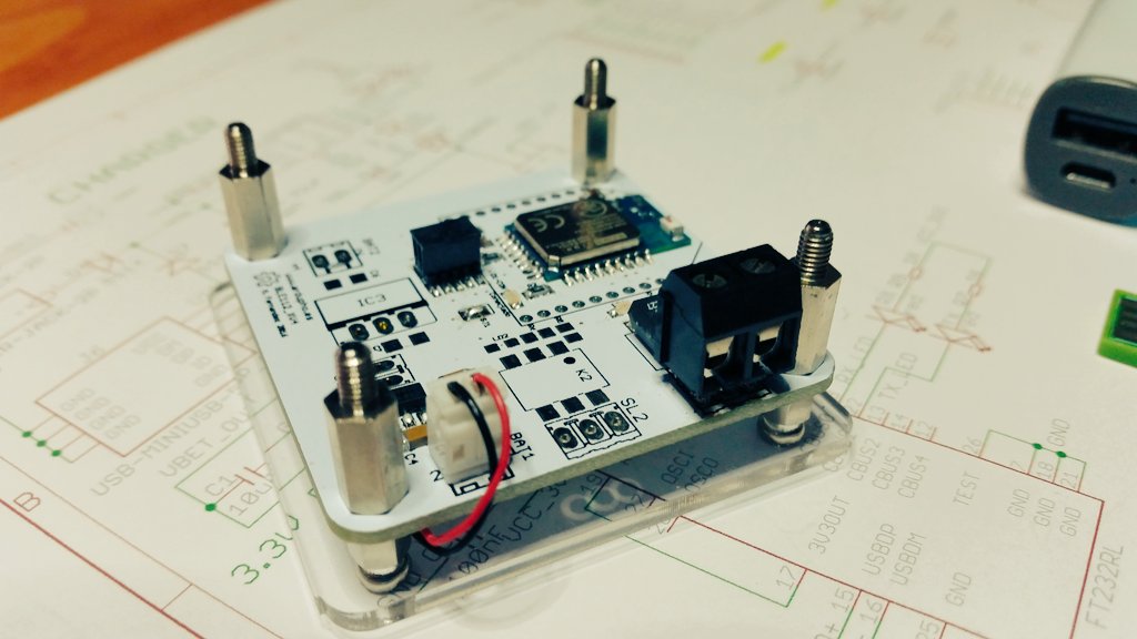 moifdz's tweet photo. Empecemos a jugar #ble #ble112, la idea - controlar un pulsador con el móvil. Gracias #bluegiga #seeedstudio https://t.co/7s0MDQHcr5