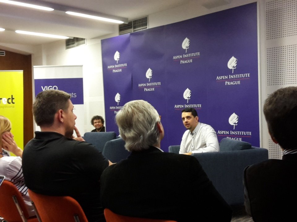 rozanek's tweet photo. Petr Torák: V Cambridgeshire jsem se stal předsedou Spolku černých policistů, což zarazilo i mého šéfa :)) #aylp2016 https://t.co/aNImJ93PIG