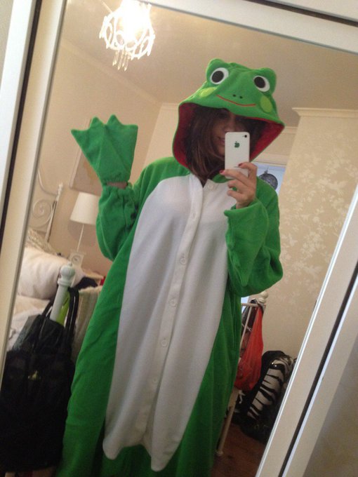Throw back frog 🐸🙋🏻 https://t.co/0K6MrxBPG5