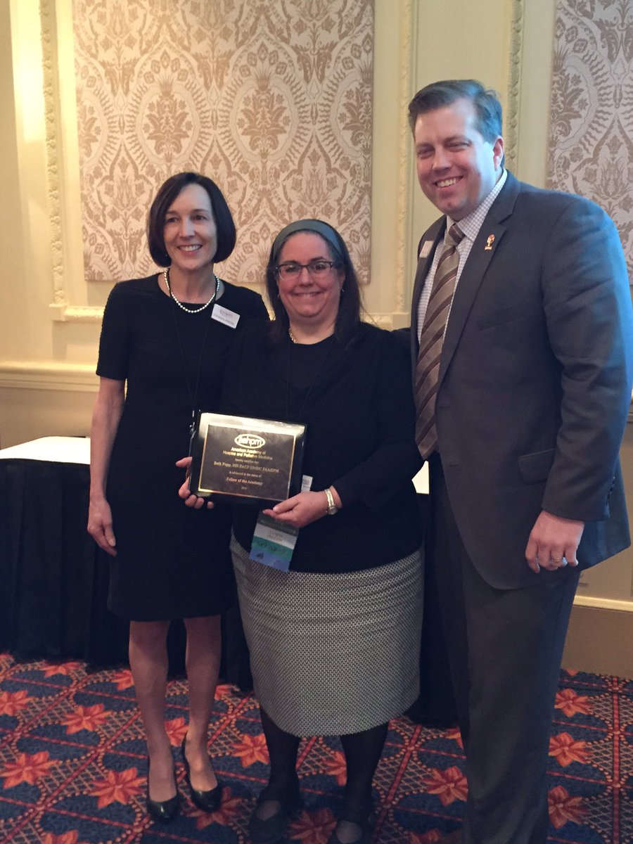 NotesOnNursing's tweet image. Congrats to my very own #palliativecare doctor Beth Popp on her induction as fellow in @AAHPM #hpm16 .@MaimonidesMC