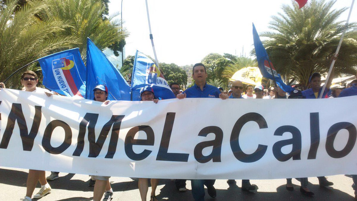 OmarVillalbaG's tweet photo. Hoy Venezuela salió a las calles para pedir cambio #MaduroRenunciaYA https://t.co/uAbbjKzCDL