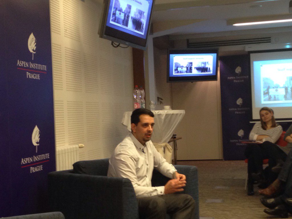 JiriSchneider's tweet photo. Petr Torak, MBE tells #aylp2016 his fascinating story as Roma police officer in multiethnic society @Aspen_Prague https://t.co/sbd9OaQq9Q