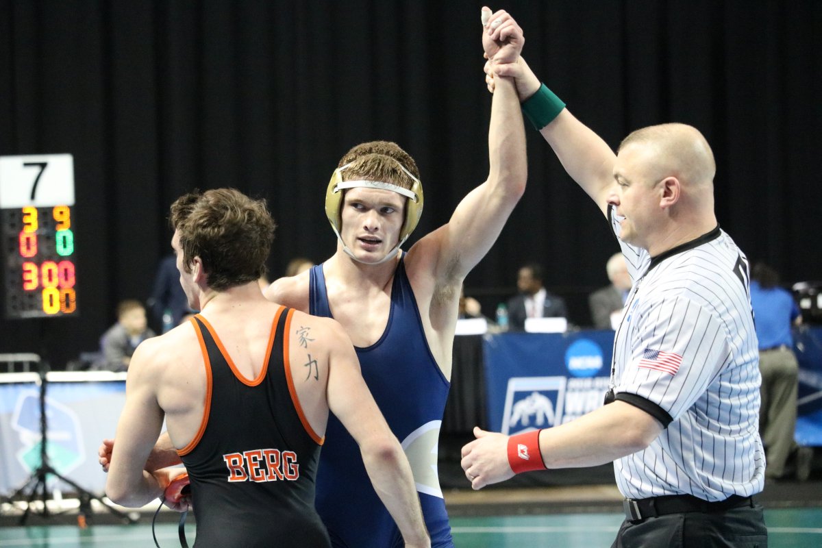 Blugold Wrestling tweet media