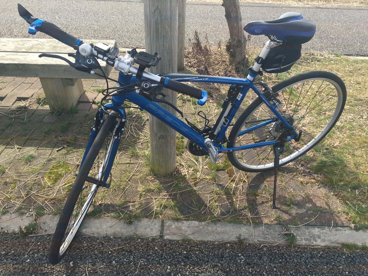 メガネ玉子 真面目に自宅でポジション取りしたエアロバイクや筋トレ プランクとか やってたら 私服クロスバイクで軽く流しても28km巡行いけるようになってて嬉しい 昔はケイデンス60程度で回してたけど今は90付近で回してるので疲れにくい T Co