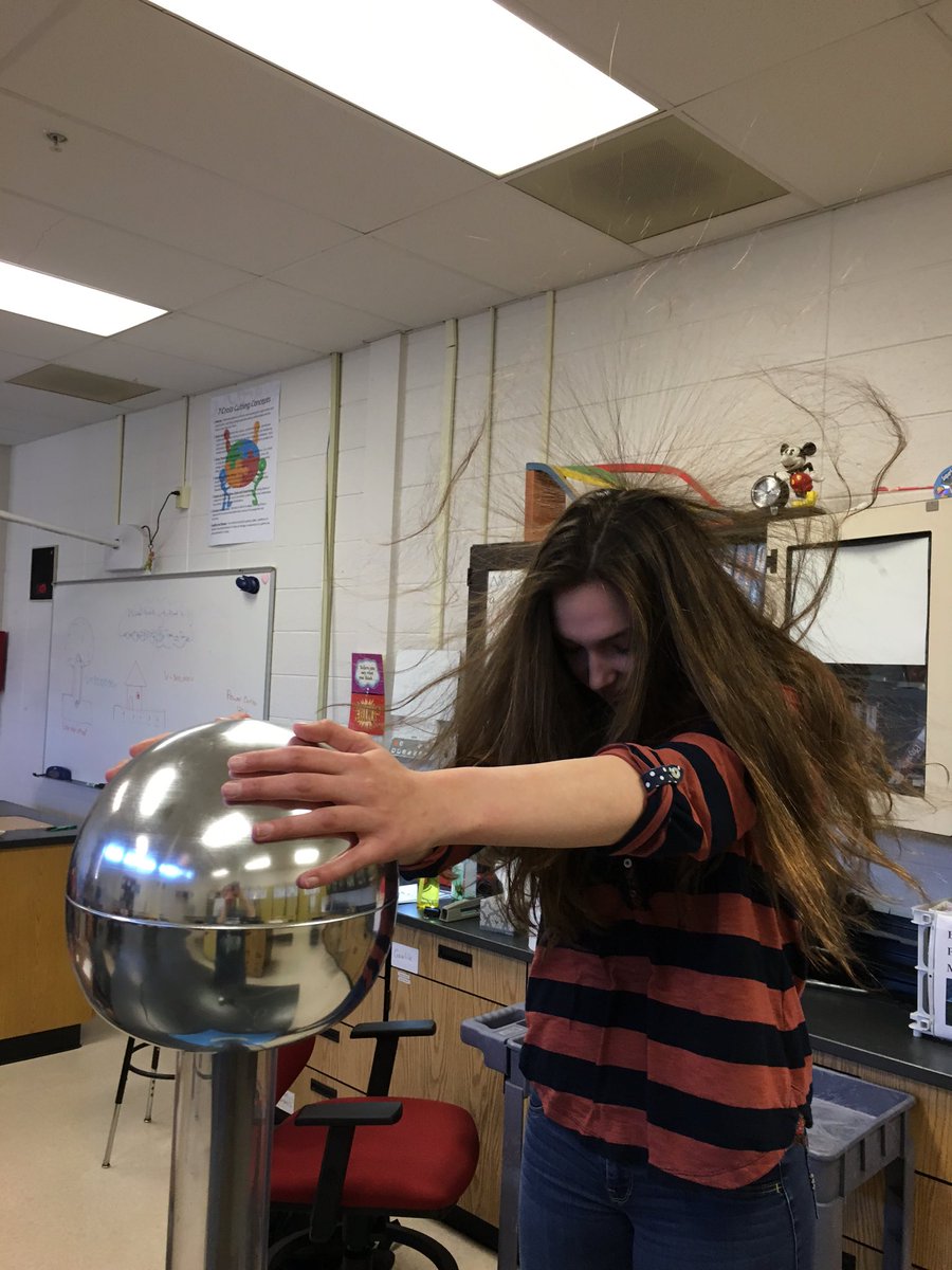 ACerqua_Edu's tweet photo. Forgot to put this on the Twitter from Keepin It Real Physics Phriday! #STCEScience #BadHairDay https://t.co/4sAwq5BZrd