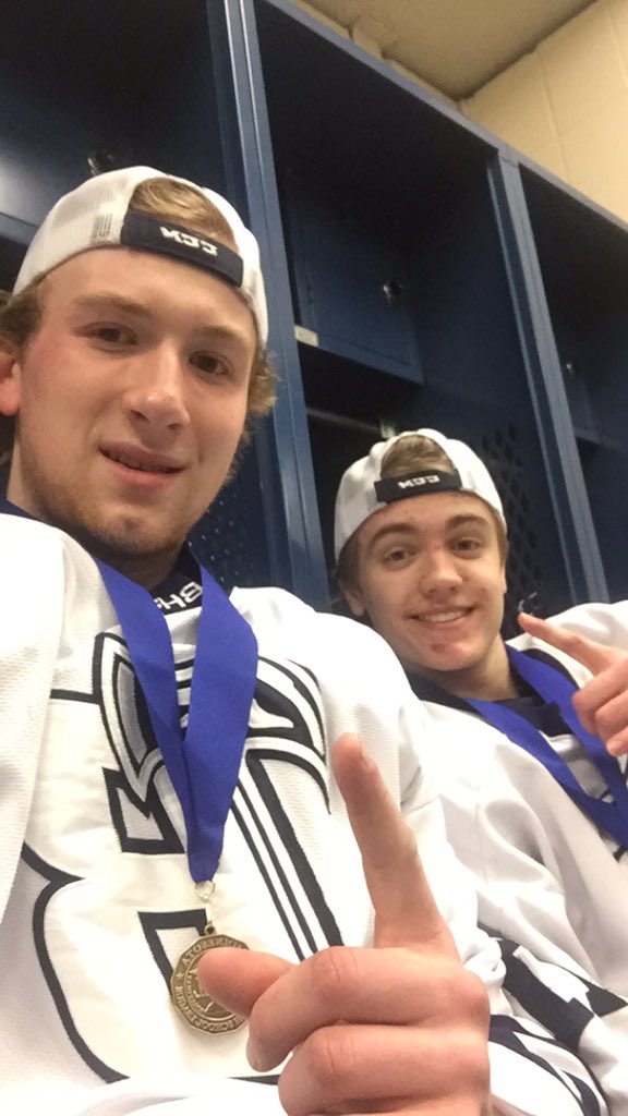 noah_nei17's tweet photo. Happy birthday bud #skibros @_Pollock11 https://t.co/Vje0DiVUo4